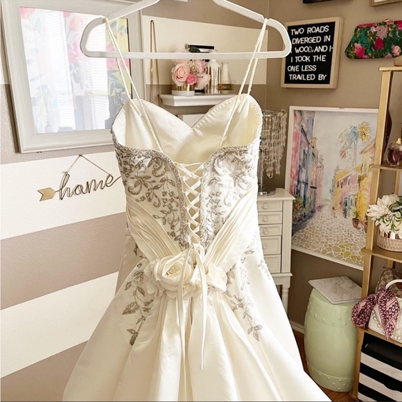 Mori Lee floral embroidered bead embellished Ivory wedding gown dress size 10 - Picture 2 of 8